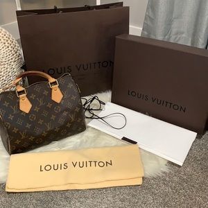 Absolutely pristine Louis Vuitton speedy 25